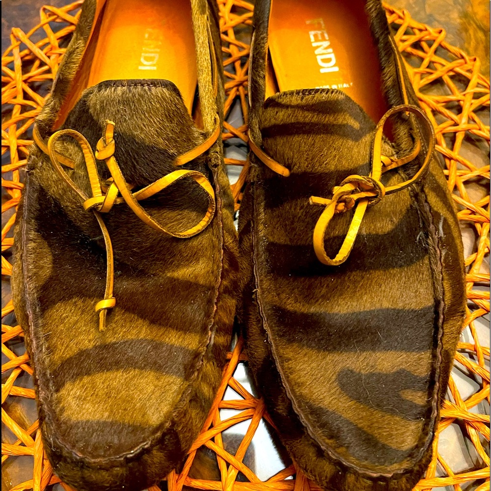 Men’s Fendi Animal hide tiger print leather / car shoe / drivers
